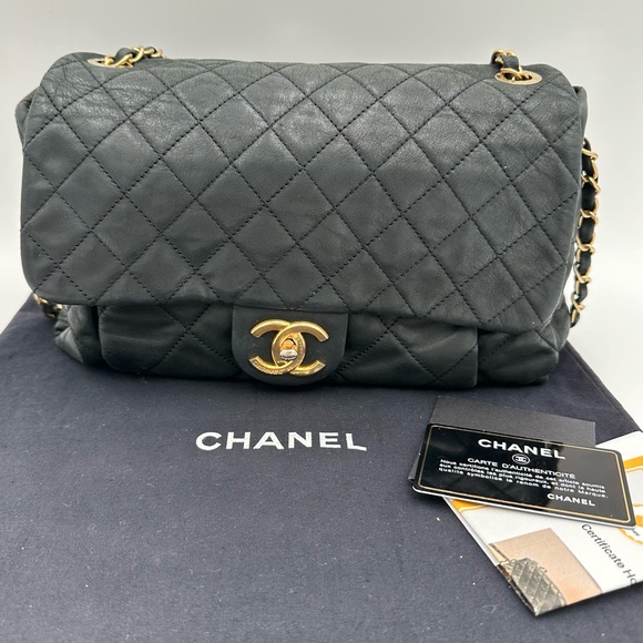 Chanel Lambskin Leather Bag - Picture 3 of 13